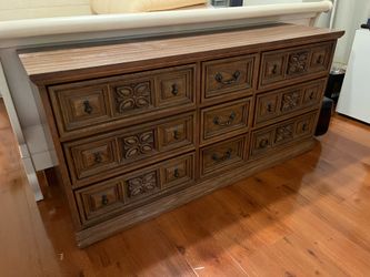Vintage style dresser