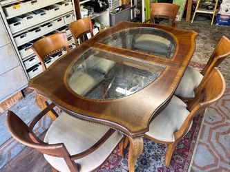 Dinning table and 6 chairs $350