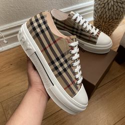Burberry Brown Shoe 