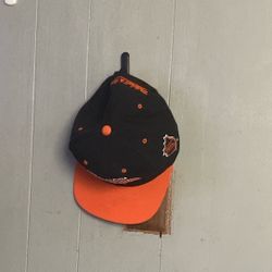 NHL Flyers Cap