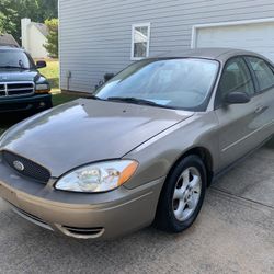 2005 Ford Taurus