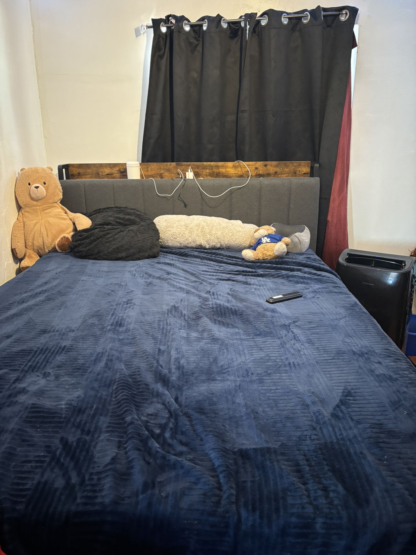 Queen size bed +base