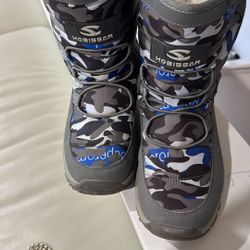 Hobibeat boots for kids size 6
