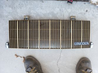 Lincoln Town Car Grill