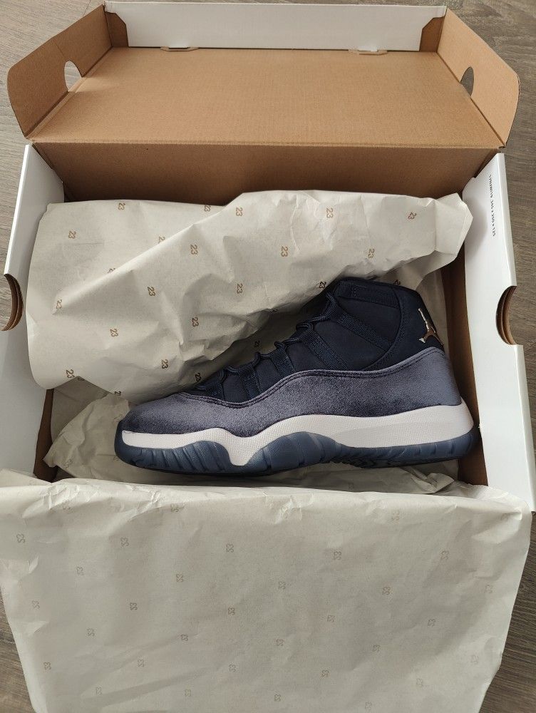 BRAND NEW Jordan 11 Midnight Navy