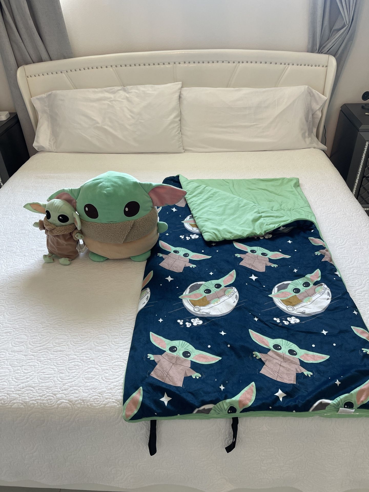 Star Wars Yoda Sleeping Bag & Plush Animal 