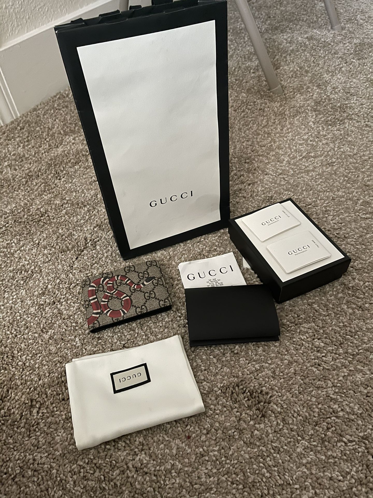 100 Percent Authentic Gucci Wallet Compact Size With Receipt