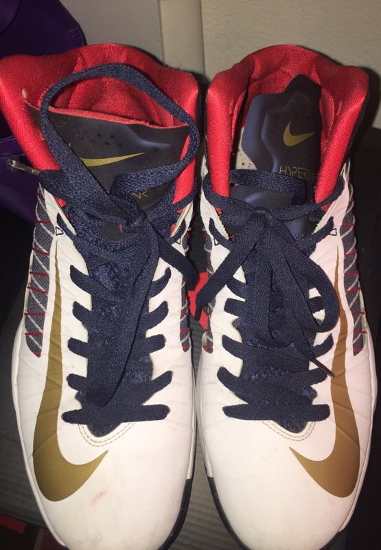 Men’s basketball shoes