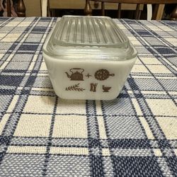 Vintage  Pyrex Early  American  #502 Refrigerator Dish