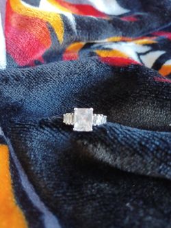 Absolutely GORGEOUS ENGAGEMENT Or Promise Ring!!!!! MUST SEE!!!!!!!!!!!!!!