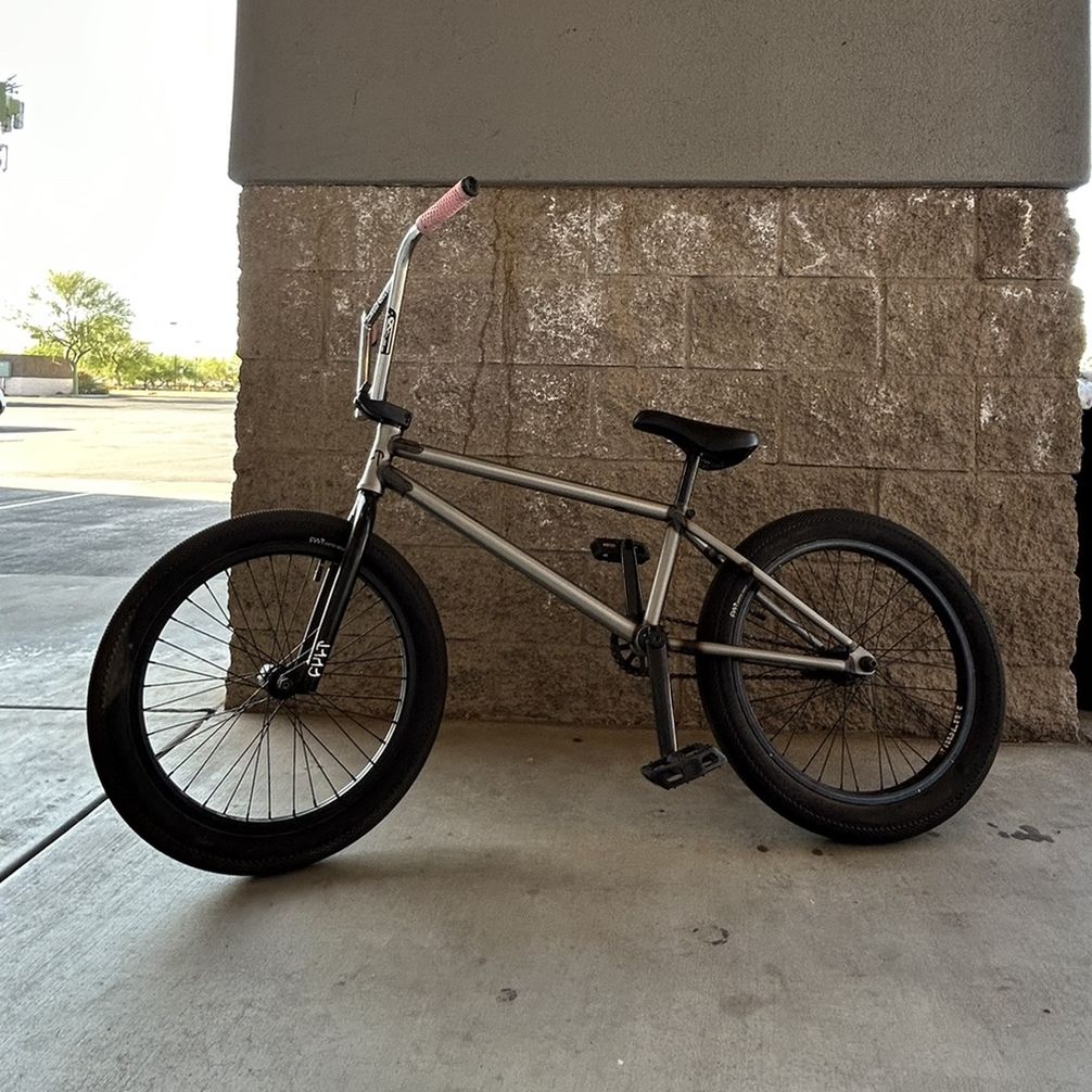 しょー　BMX Cult 21インチ Sunday Scout Bike 21