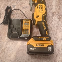 Multi Tool DeWalt Nuevo XR Con Pila Y Cargador Nuevos 