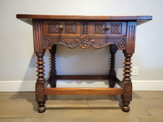 Early 20th CENTURY Spanish Carved Walnut Table Nightstand Writing Desk Jacobean Style Gothic