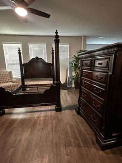 Queen size bedroom set