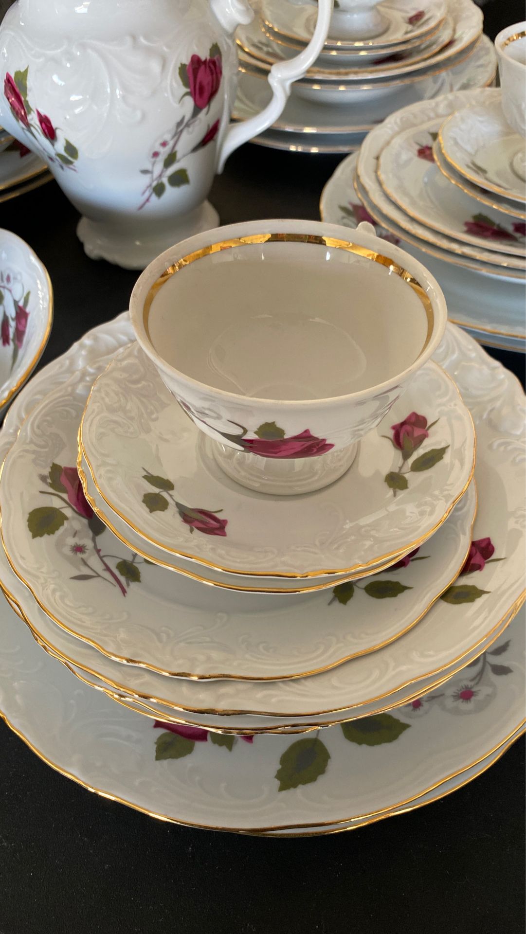 Dishes set of 4 complete with extras.
