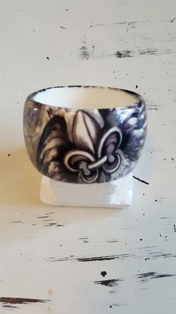 Women's bracelet