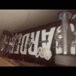 Skateboard Independent trucks and Bones wheels