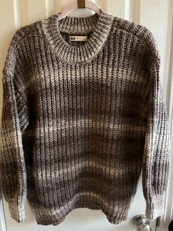 SO Brand Chunky Knit Sweater Size Medium
