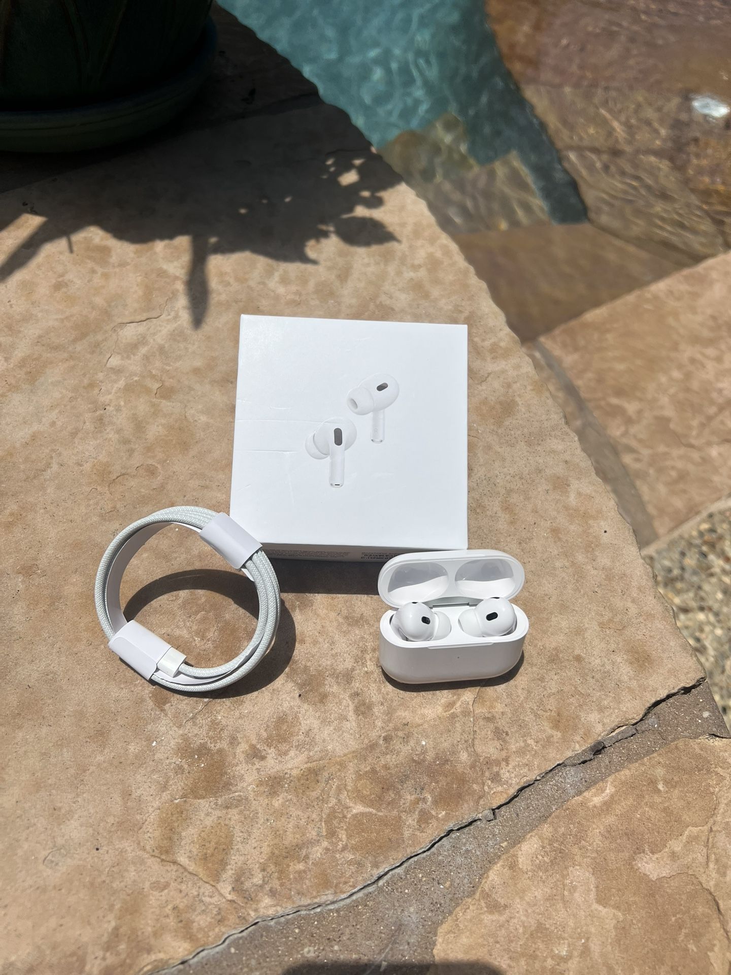 Apple AirPods Pro (2nd Gen) – Excellent Condition, Noise Cancelling, MagSafe Case