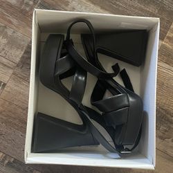 Abound Platforms Size 7