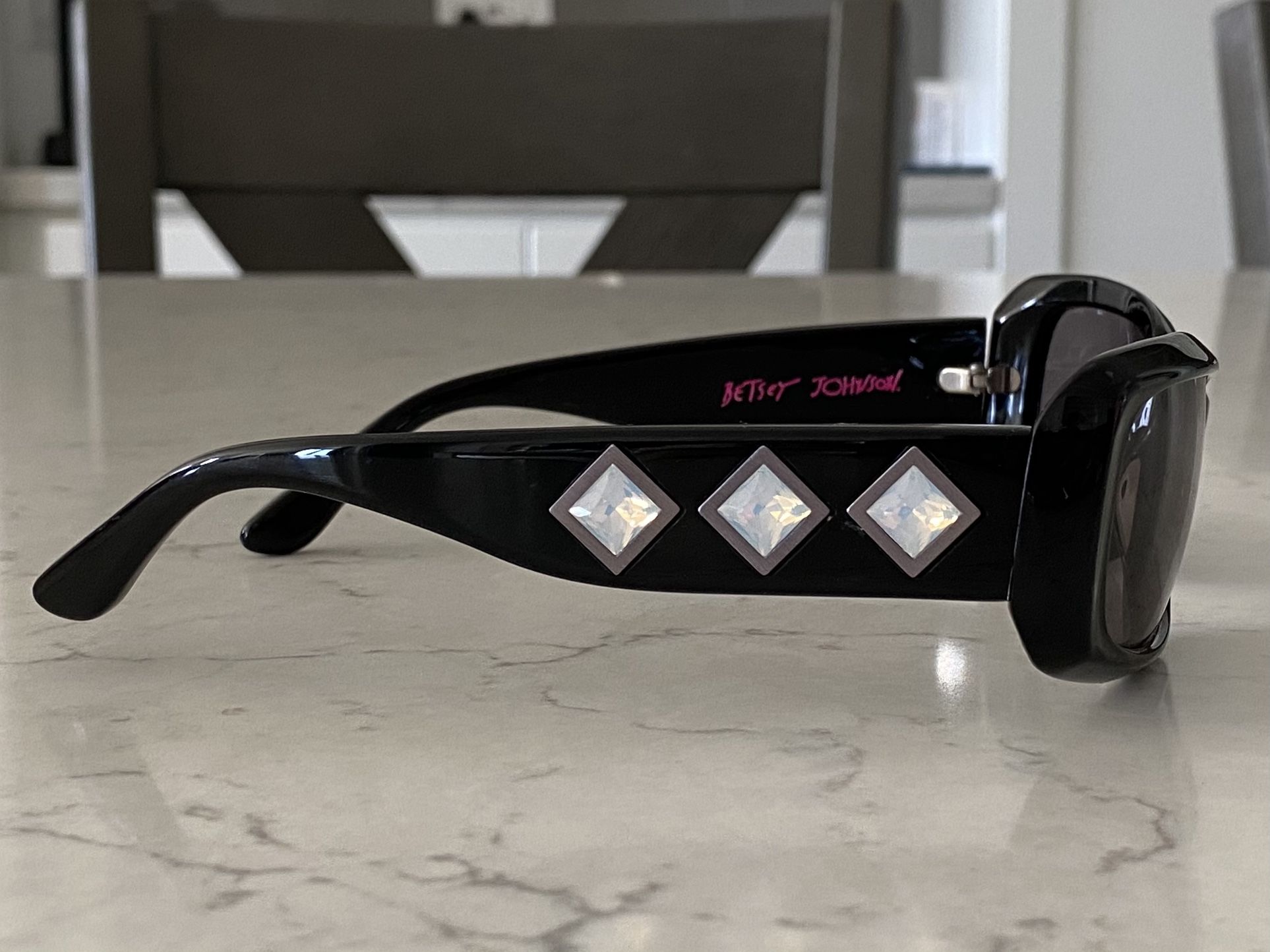Betsey Johnson Raven Sunglasses (BJ 133 10)