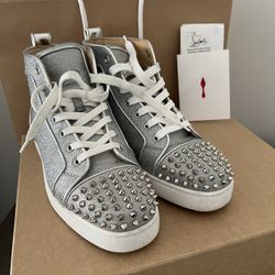 $400 CHRISTIAN LOUBOUTIN $400