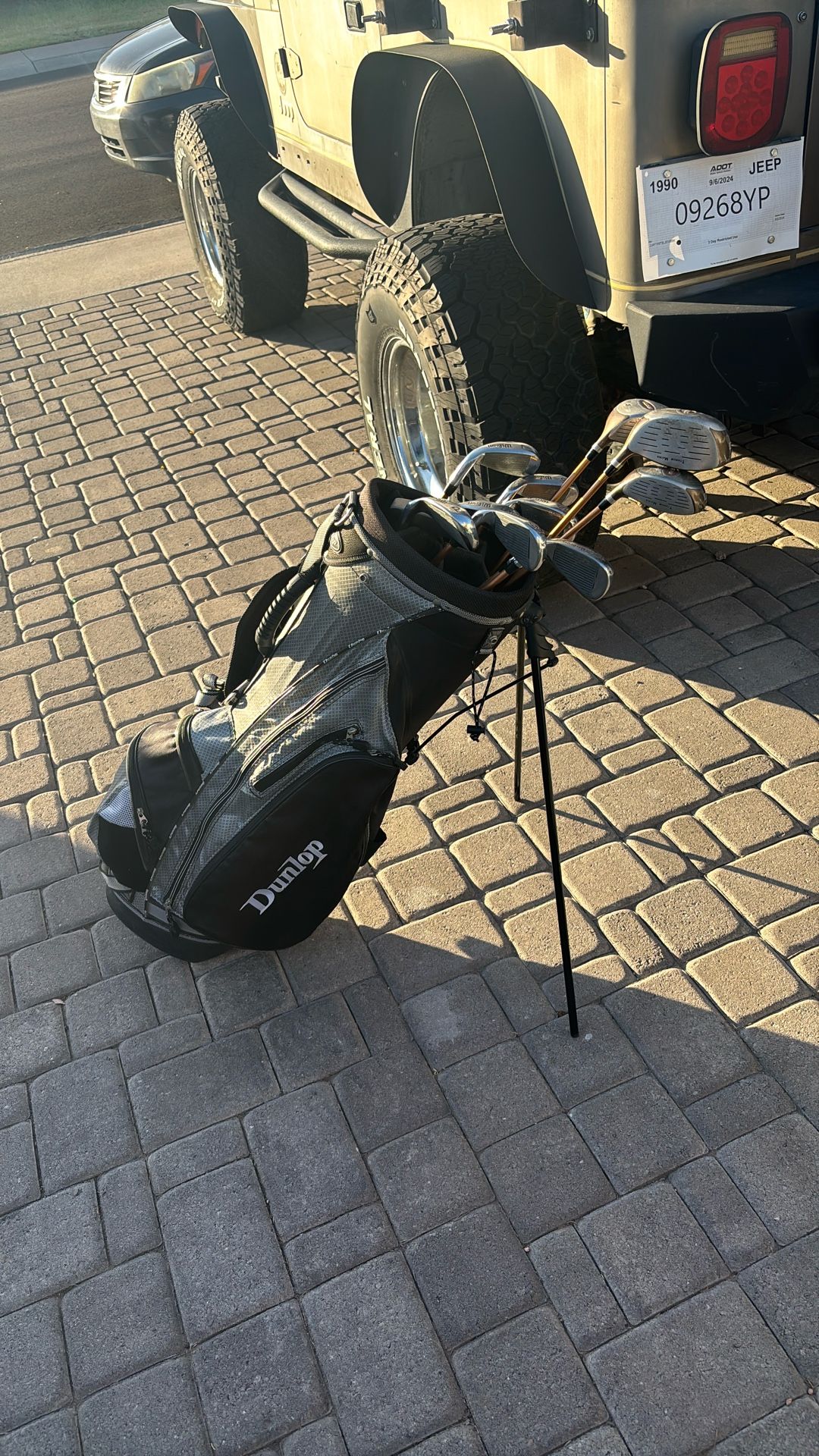 Women’s Gulf Clubs And Bag With New Gloves