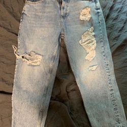 Zara Mom/Boyfriend Distressed Blue Jeans (Negotiable)