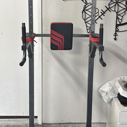 Power tower dip, station and pull up bar