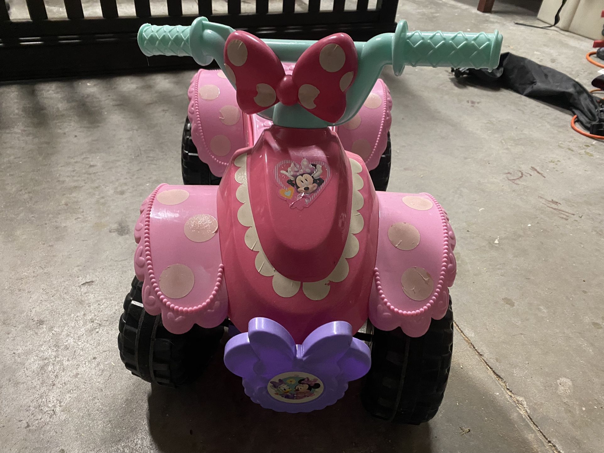Kid Trax Disney 6-Volt Minnie Mouse Quad Ride-On