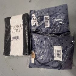 Medium Victoria Secret Set And Towel (New)