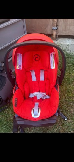 CYBEX PLATINIUM CAR SEAT