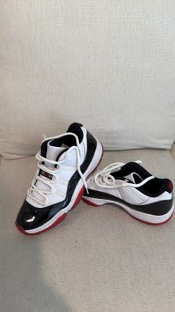 Jordan 11 Retro Low Concord Bred
