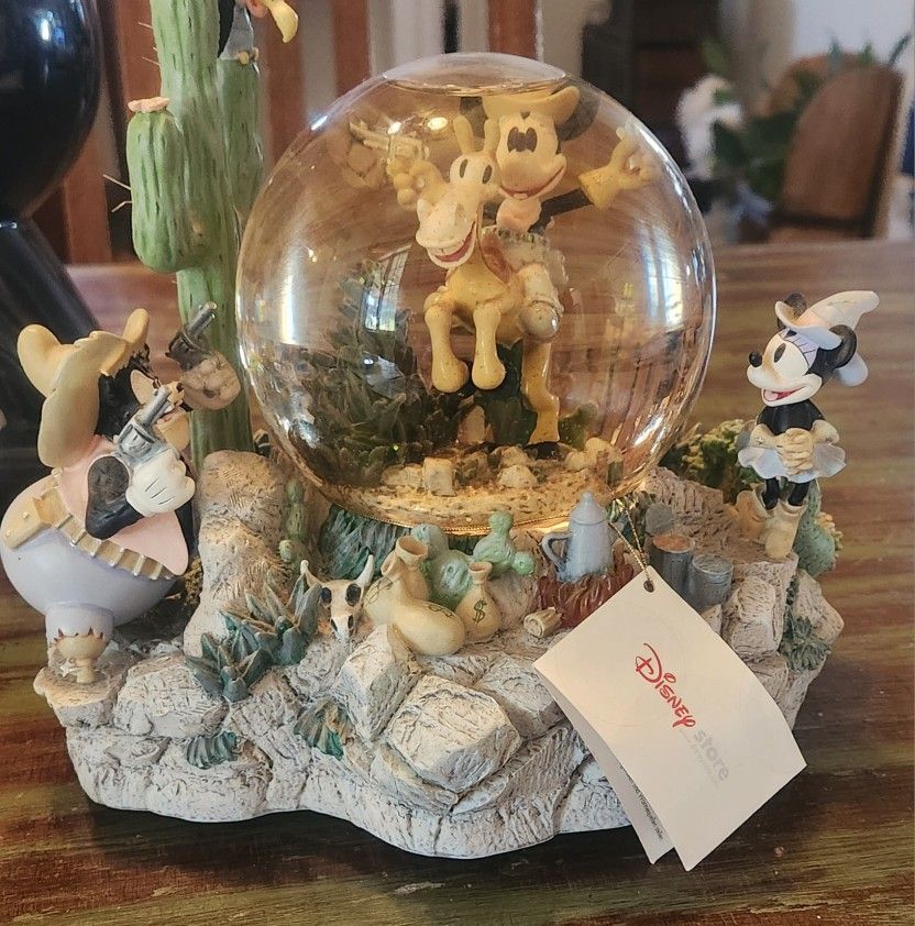 Mickey And Friends Globe