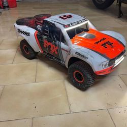TRAXXAS 85086-4 FOX 4WD UDR UNLIMITED DESERT RACER VXL 6S Electric Model 