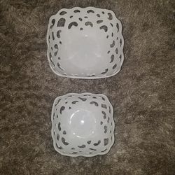 Beautiful set of two white balls