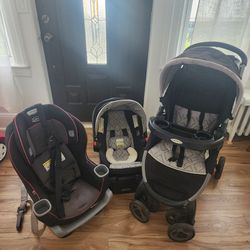 Graco Baby Car Seat and Stroller (3 Items)