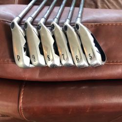 Callaway X-18 Iron Set RH 5-PW Steel Uniflex Shafts 