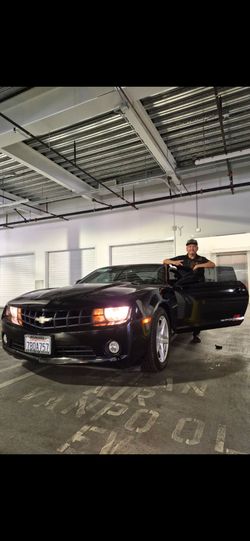 Camaro. 2013.  V6.  Titulo limpio  con. 80mil. Millas. Originales. Como. Nuebo.