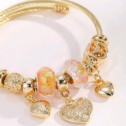 WOMEN'S CHARM BRACELET 
