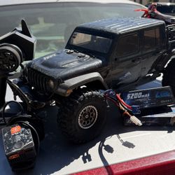 Axial SCX10 Gladiator 