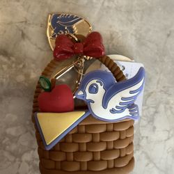 Bath & Body Disney Princess Snow White Anti-Bacteria Gel Holder 🍎