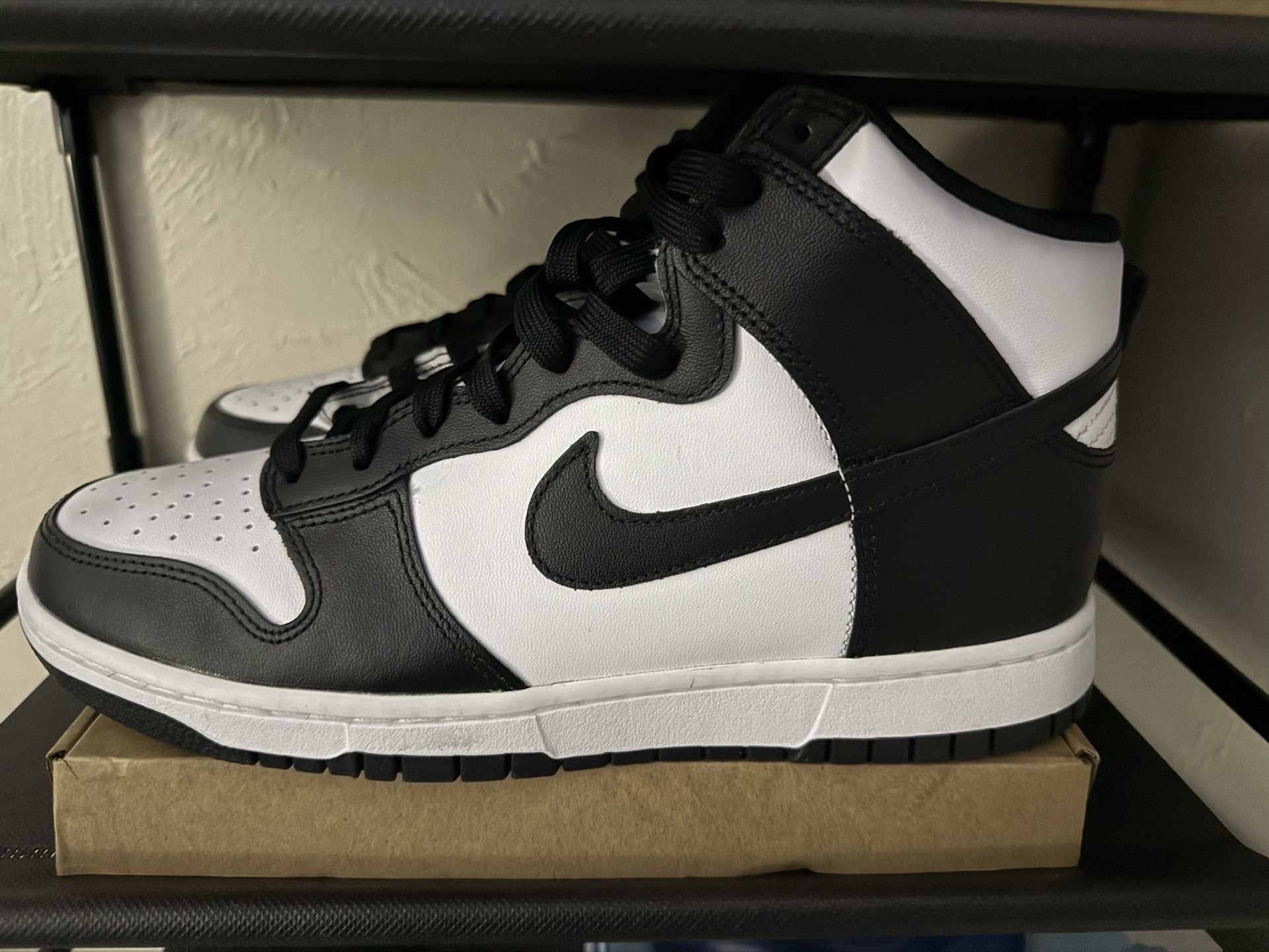 Nike Pandas Sz 9.5 Brand New
