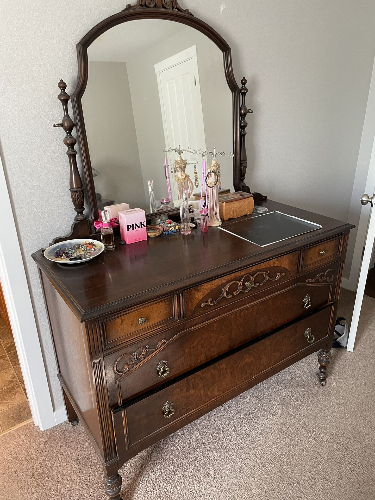 Rockford Antique Bedroom Set