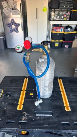 CO2 tank with regulator