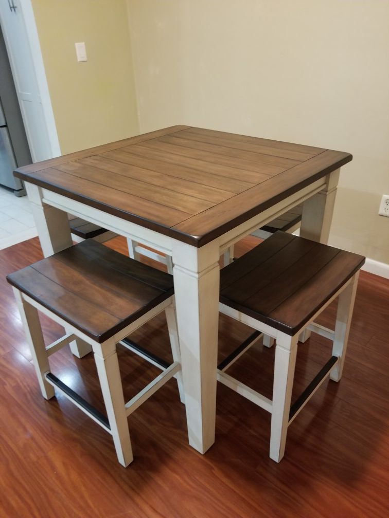 Real wood Table with 4 chairs
