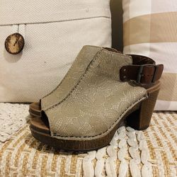 Women’s Dansko  Reggie Slingback Taupe Floral Leather Peep Toe Heels Size EU 37 US 6.5-7 