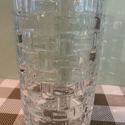 New 8 Inches Tall Basket Weave Pattern Glass Vase, 1/4 Thick Glass, Very Heavy Piece. Can Be Used For Various Things