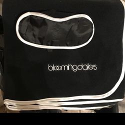 Blanket NEW BLACK BLOOMINGDALES TRAVEL, HOME IN  Black Pouch