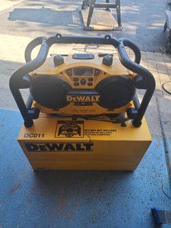 Dewalt dc 011 jobsite radio